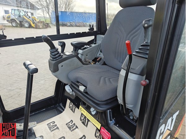 Brugt CAT 301.7D minigraver med centralsm�rring og Tiltman