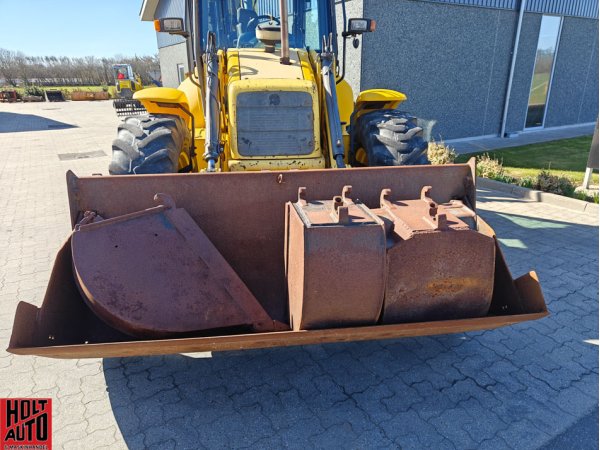 Brugt New Holland LB115 rendegraver