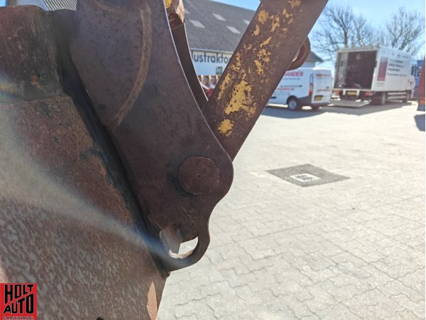 Brugt New Holland LB115 rendegraver