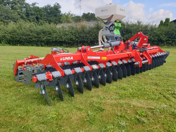 Unia jordbearbejdning