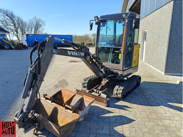 Brugt Volvo EC18E med tiltman og centralsm�rring 