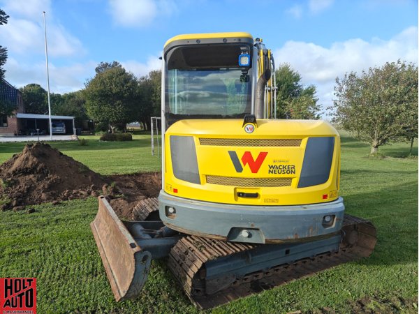 Brugt Wacker Neuson ET65 gravemaskine med Rototilt R2 