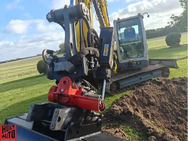 Brugt Wacker Neuson ET65 gravemaskine med Rototilt R2 