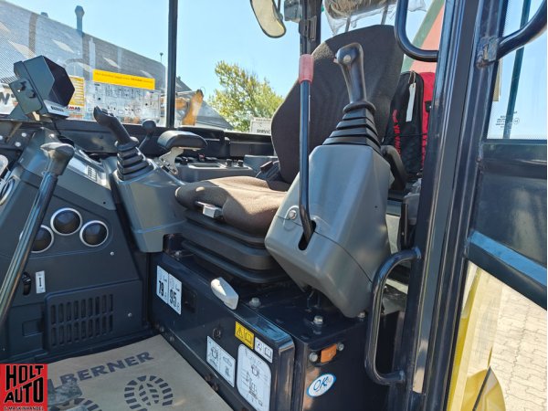 Brugt Yanmar SV60 gravemaskine