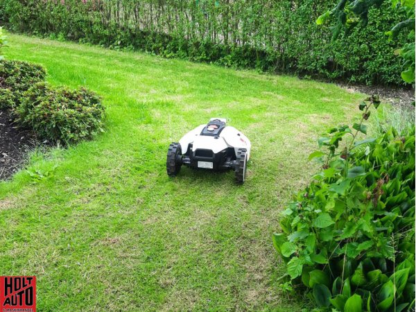 Yuka Pro 3000 RTK Robotplneklipper 