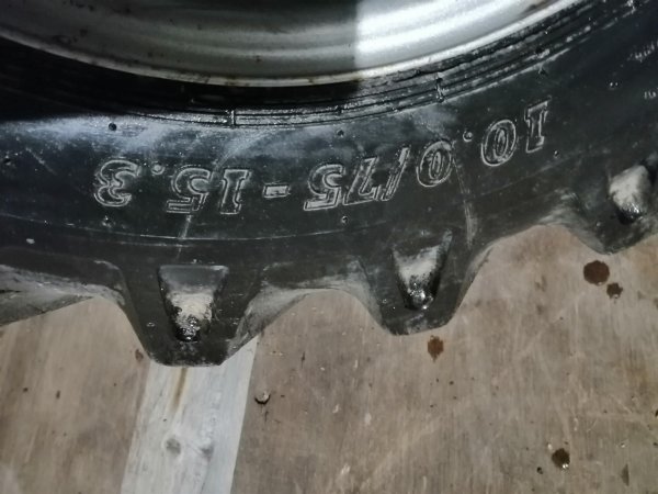 Brugt BKT 10.0-75-15.3 med flg 6 huls nav 