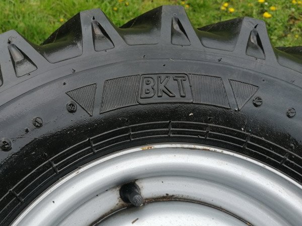 Brugte komplette BKT hjul 700x12 med flg