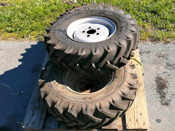 Brugte komplette BKT hjul 700x12