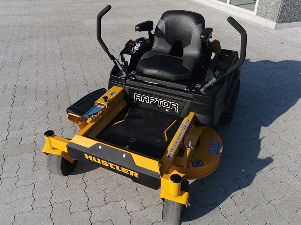 Hustler Raptor X 42