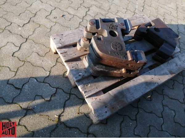 Brugte New Holland frontvgte 4 stk.  40 kg.