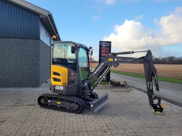 Fabriksny Volvo ECR25D minigraver
